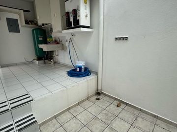 CASA EN VENTA EN BUGAMBILIAS