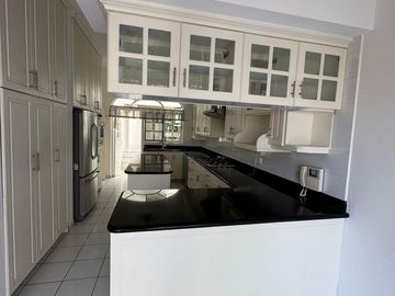 CASA EN VENTA EN BUGAMBILIAS