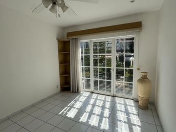 CASA EN VENTA EN BUGAMBILIAS