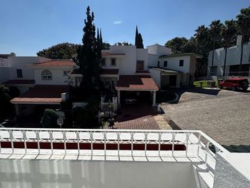CASA EN VENTA EN BUGAMBILIAS