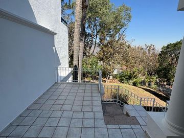 CASA EN VENTA EN BUGAMBILIAS