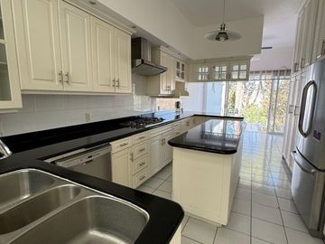 CASA EN VENTA EN BUGAMBILIAS