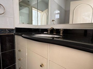 CASA EN VENTA EN BUGAMBILIAS