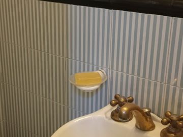 DEPARTAMENTO EN VENTA DE 4 AMBIENTES CON ESCRITORIO EN FAMOSO PASAJE GENERAL PAZ BARRIO COLEGIALES