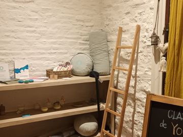 DEPARTAMENTO EN VENTA DE 4 AMBIENTES CON ESCRITORIO EN FAMOSO PASAJE GENERAL PAZ BARRIO COLEGIALES