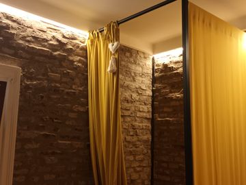 DEPARTAMENTO EN VENTA DE 4 AMBIENTES CON ESCRITORIO EN FAMOSO PASAJE GENERAL PAZ BARRIO COLEGIALES