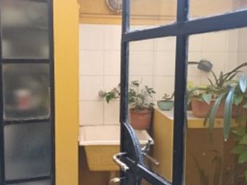 DEPARTAMENTO EN VENTA DE 4 AMBIENTES CON ESCRITORIO EN FAMOSO PASAJE GENERAL PAZ BARRIO COLEGIALES