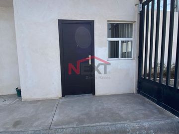 CASA EN PREVENTA AL ORIENTE CON ACABADOS DE LUJO Y CERCANÍA A PRINCIPALES PLAZAS COMERCIALES