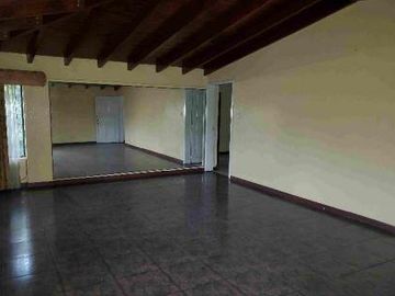 AMPLIA CASA DE VENTA EN URB. LA COLINA, SANGOLQUI