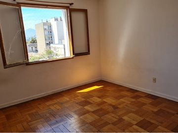 Amplio departamento en venta, Santiago