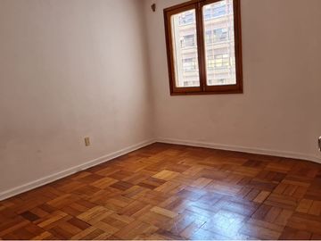 Amplio departamento en venta, Santiago