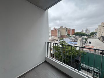 Venta - Departamento de un dormitorio con balcón en Barrio Centro, Rosario