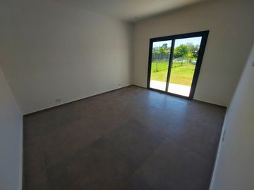 Casa en venta - 3 Dormitorios 5 Baños - 946mts2 - Escobar
