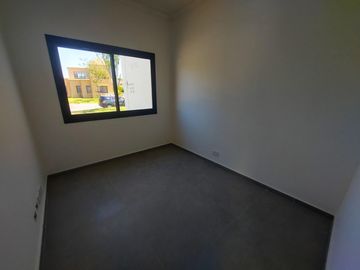 Casa en venta - 3 Dormitorios 5 Baños - 946mts2 - Escobar