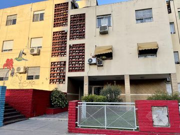 3 ambientes - Venta Directa - A mts de la estación y de Escalada Centro