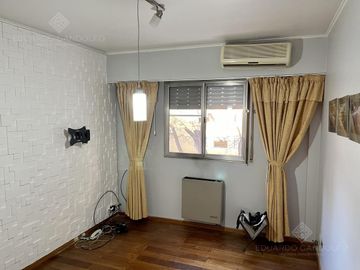 3 ambientes - Venta Directa - A mts de la estación y de Escalada Centro