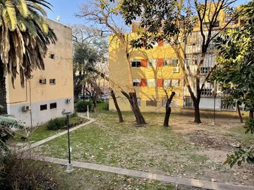 3 ambientes - Venta Directa - A mts de la estación y de Escalada Centro