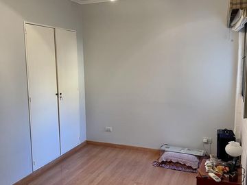 3 ambientes - Venta Directa - A mts de la estación y de Escalada Centro