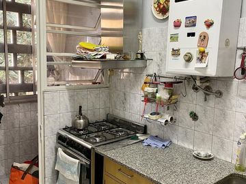 3 ambientes - Venta Directa - A mts de la estación y de Escalada Centro