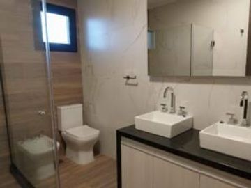 Casa con pileta y vista al golf, en Isla del Golf, Pinamar
