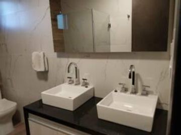 Casa con pileta y vista al golf, en Isla del Golf, Pinamar