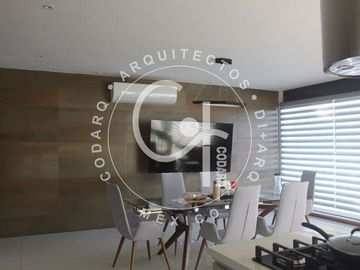 Venta de casa de diseñador en Prado Largo