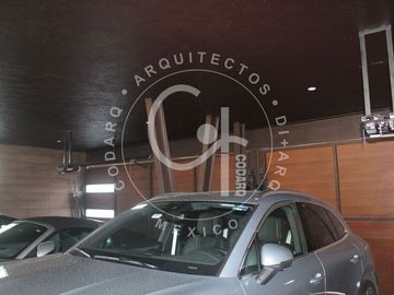 Venta de casa de diseñador en Prado Largo