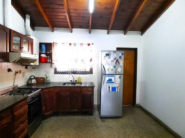 VENTA CASA C/LOCAL 3 AMB 263 M2 VALENTIN ALSINA