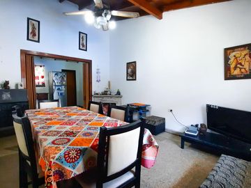 VENTA CASA C/LOCAL 3 AMB 263 M2 VALENTIN ALSINA