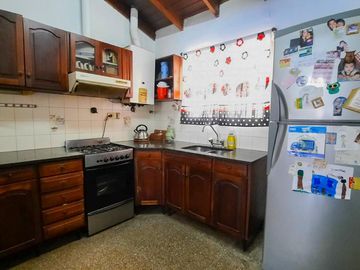 VENTA CASA C/LOCAL 3 AMB 263 M2 VALENTIN ALSINA