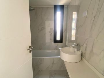 Departamento en Alquiler, con Cochera, en Torre Plaza Brickell - Tigre - GBA Norte