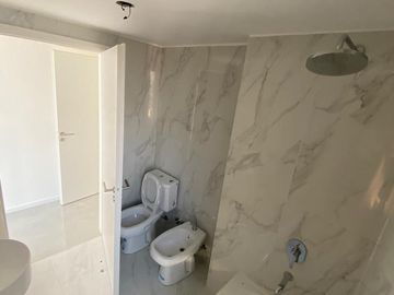 Departamento en Alquiler, con Cochera, en Torre Plaza Brickell - Tigre - GBA Norte