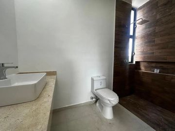CASA ENTREGA INMEDIATA| Recámara en planta baja| alberca