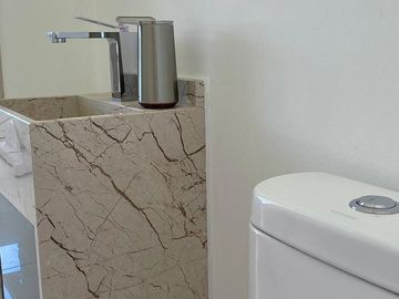 CONSULTORIO EN VENTA EN TORRES MEDICAS 3, JARDINES DE SAN MANUEL, PUEBLA.