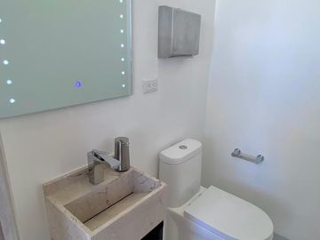 CONSULTORIO EN VENTA EN TORRES MEDICAS 3, JARDINES DE SAN MANUEL, PUEBLA.