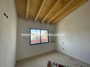 CASA EN PRE- VENTA EN TEQUISQUIAPAN KINTAS. Nena