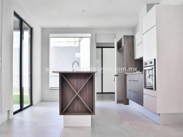 CASA EN PRE- VENTA EN TEQUISQUIAPAN KINTAS. Nena