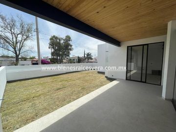 CASA EN PRE- VENTA EN TEQUISQUIAPAN KINTAS. Nena