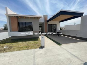 CASA EN PRE- VENTA EN TEQUISQUIAPAN KINTAS. Nena