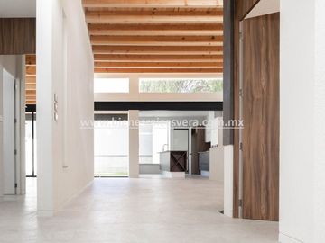 CASA EN PRE- VENTA EN TEQUISQUIAPAN KINTAS. Nena