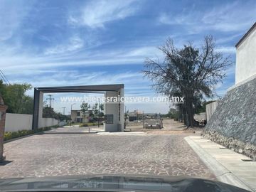 CASA EN PRE- VENTA EN TEQUISQUIAPAN KINTAS. Nena