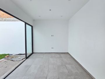 RESIDENCIA EN ZONA NORTE DE VILLA DE ÁLVAREZ, 3 RECÁMARAS, 3 BAÑOS.