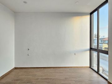 RESIDENCIA EN ZONA NORTE DE VILLA DE ÁLVAREZ, 3 RECÁMARAS, 3 BAÑOS.