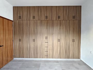 RESIDENCIA EN ZONA NORTE DE VILLA DE ÁLVAREZ, 3 RECÁMARAS, 3 BAÑOS.