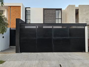 RESIDENCIA EN ZONA NORTE DE VILLA DE ÁLVAREZ, 3 RECÁMARAS, 3 BAÑOS.