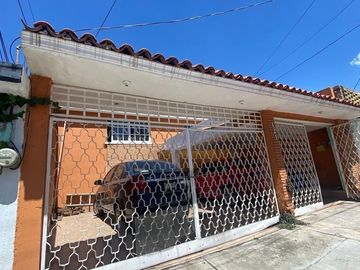 CASA EN VENTA  EN LOS PIRULES,TLALNEPANTLA