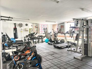 SE VENDE Apartamento Esquinero Piso 9 en La Flora / JV