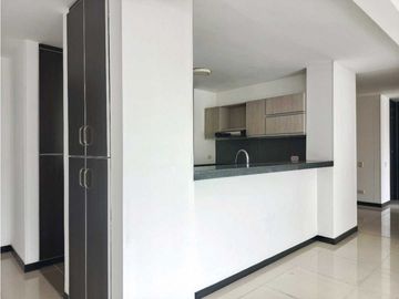 SE VENDE Apartamento Esquinero Piso 9 en La Flora / JV