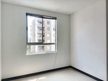 SE VENDE Apartamento Esquinero Piso 9 en La Flora / JV
