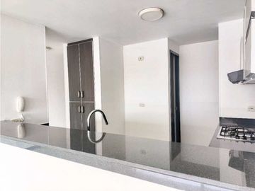 SE VENDE Apartamento Esquinero Piso 9 en La Flora / JV